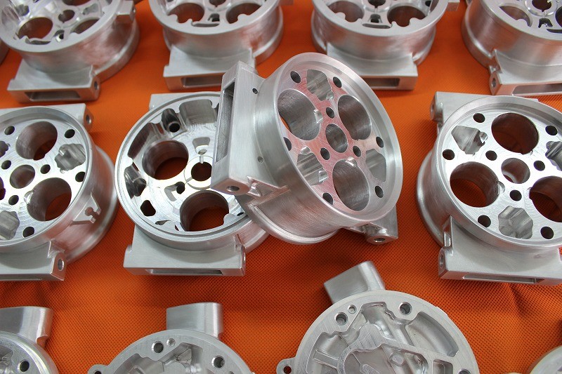 CNC加工中心為什么會撞刀？如何預(yù)防撞刀？